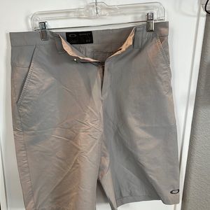 Men’s Oakley golf shorts.  Size 32.